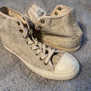 Women’s High Top Gold Sparkly Converse..Good Condition Size 10